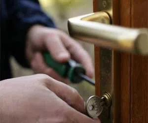 Lock Safe Services Fort Pierce, FL 772-210-4261 - lock-change